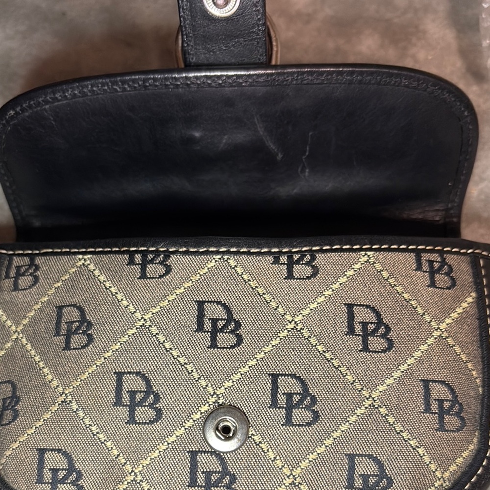Dooney & Bourke Black Grey DB Monogram Flap Wristlet Silver Ring Clasp Vintage - Picture 8 of 9